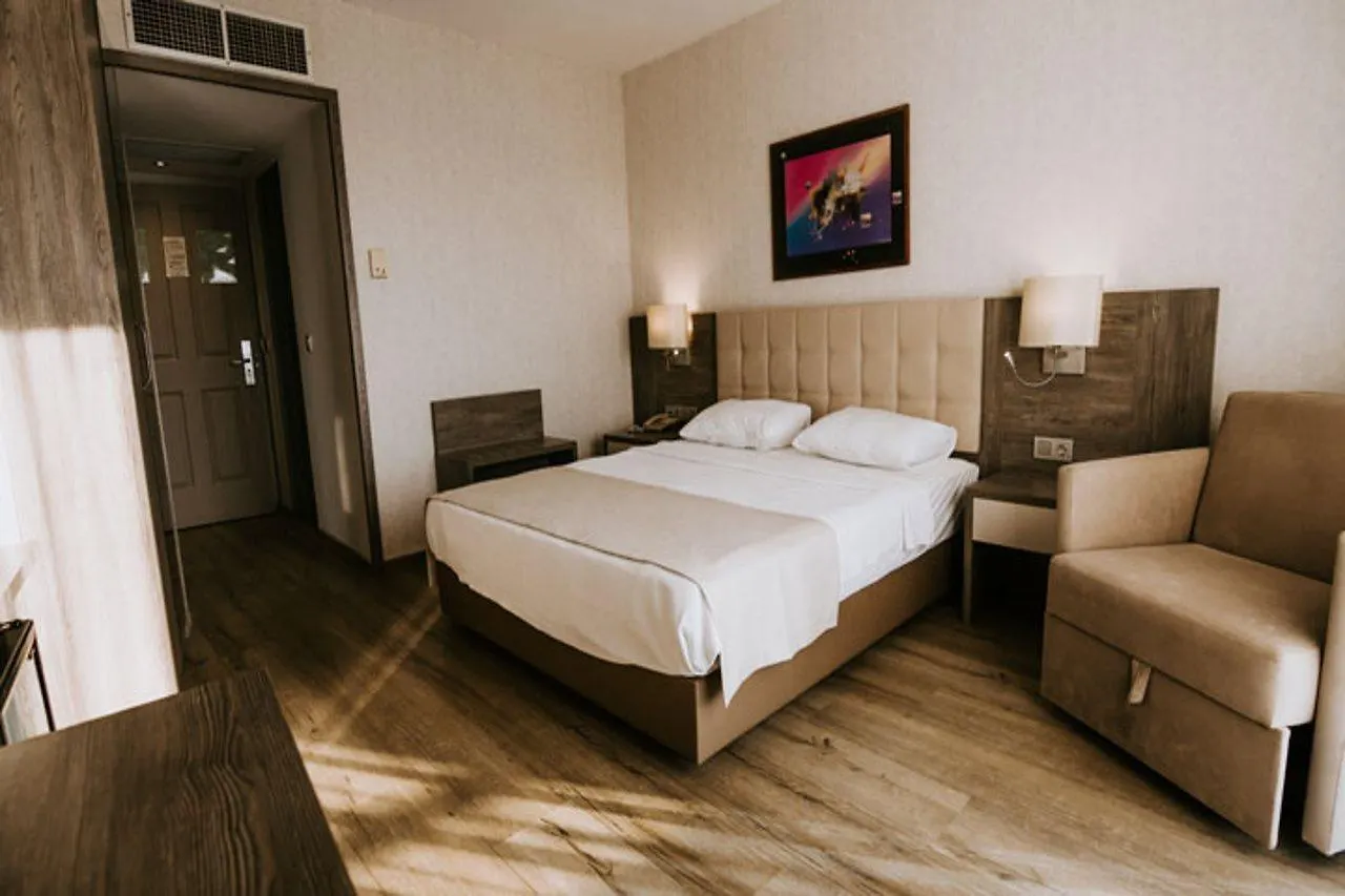 Faustina Hotel & Spa クシャダス